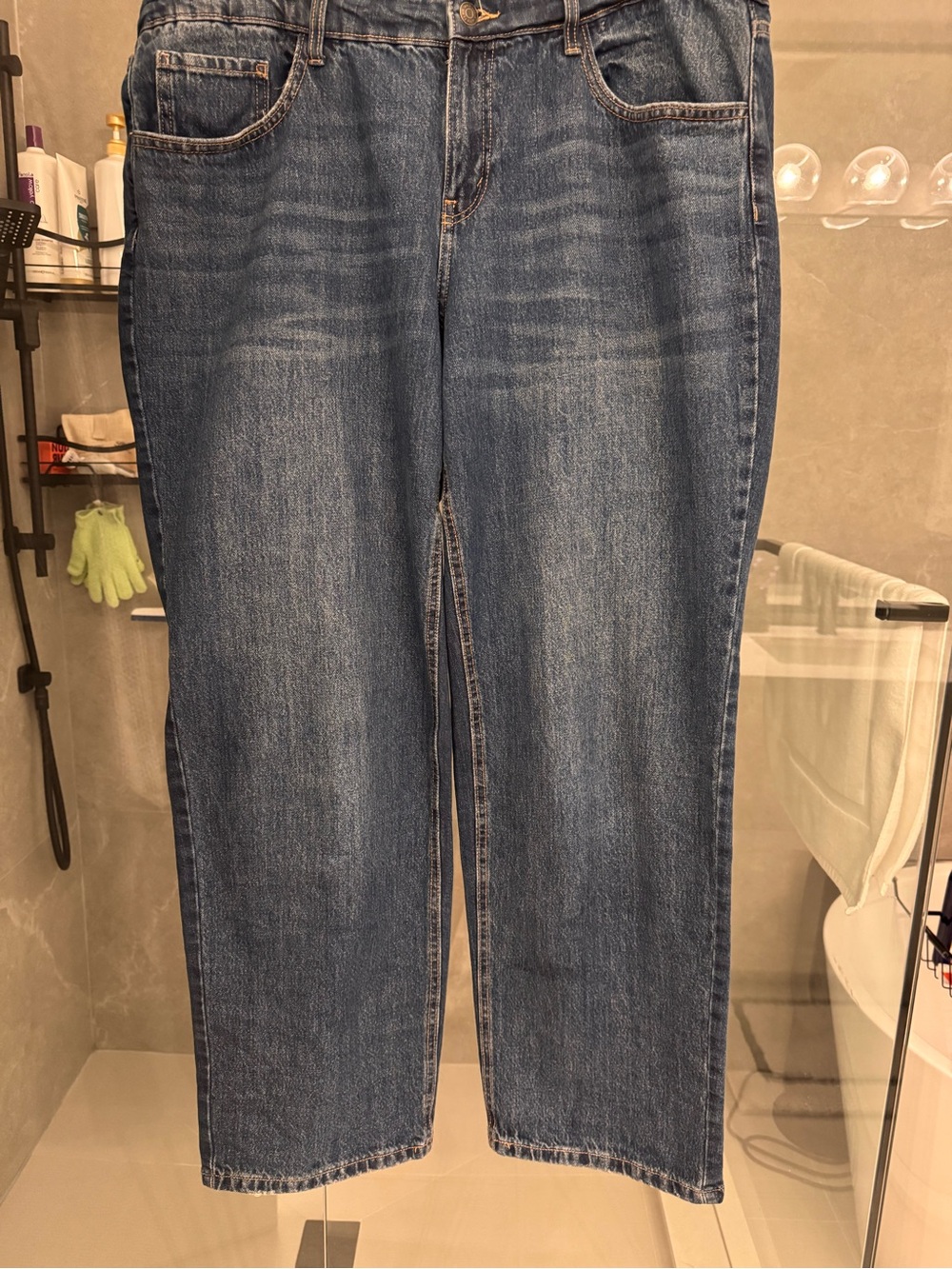 Mid rise curvy straight jeans